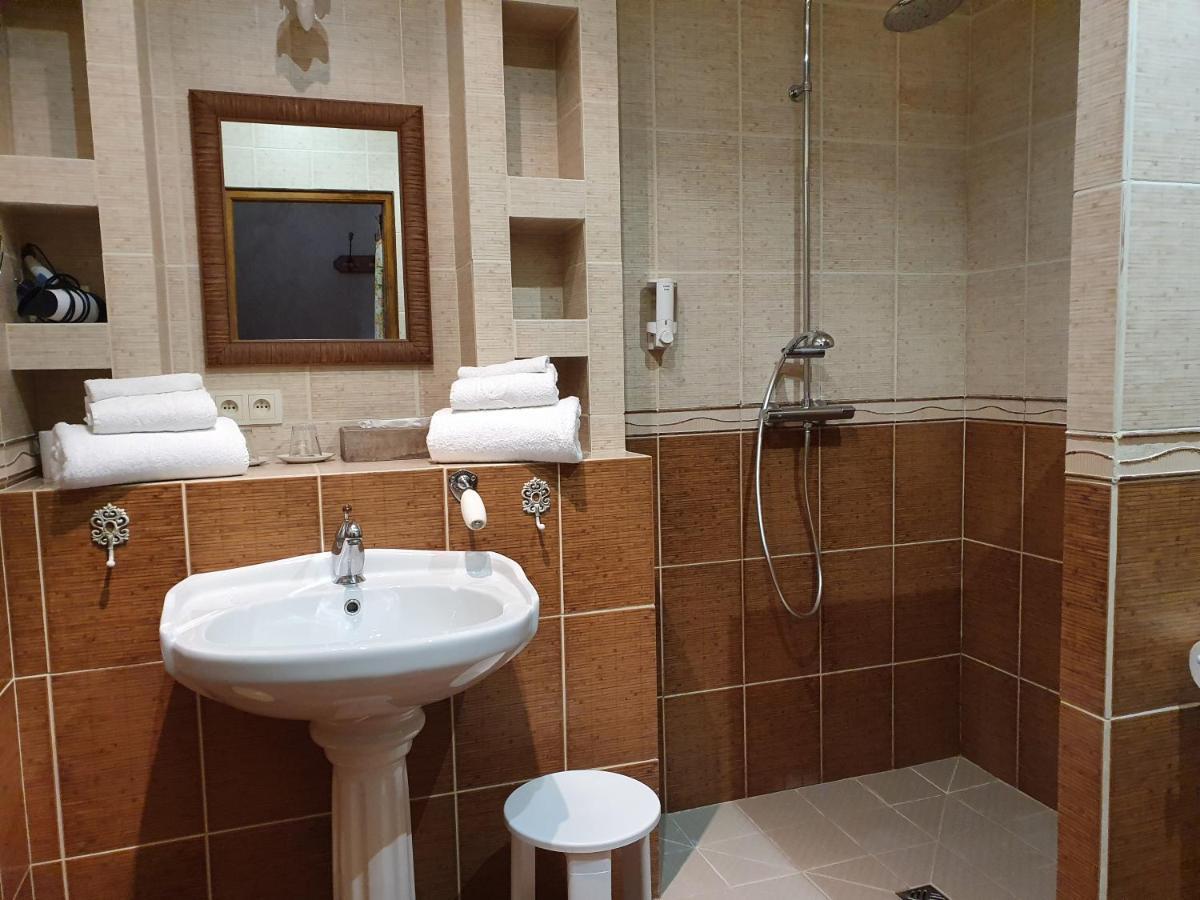 Les Mout'Anes Bed & Breakfast Saint-Hilaire-sur-Helpe Exterior photo
